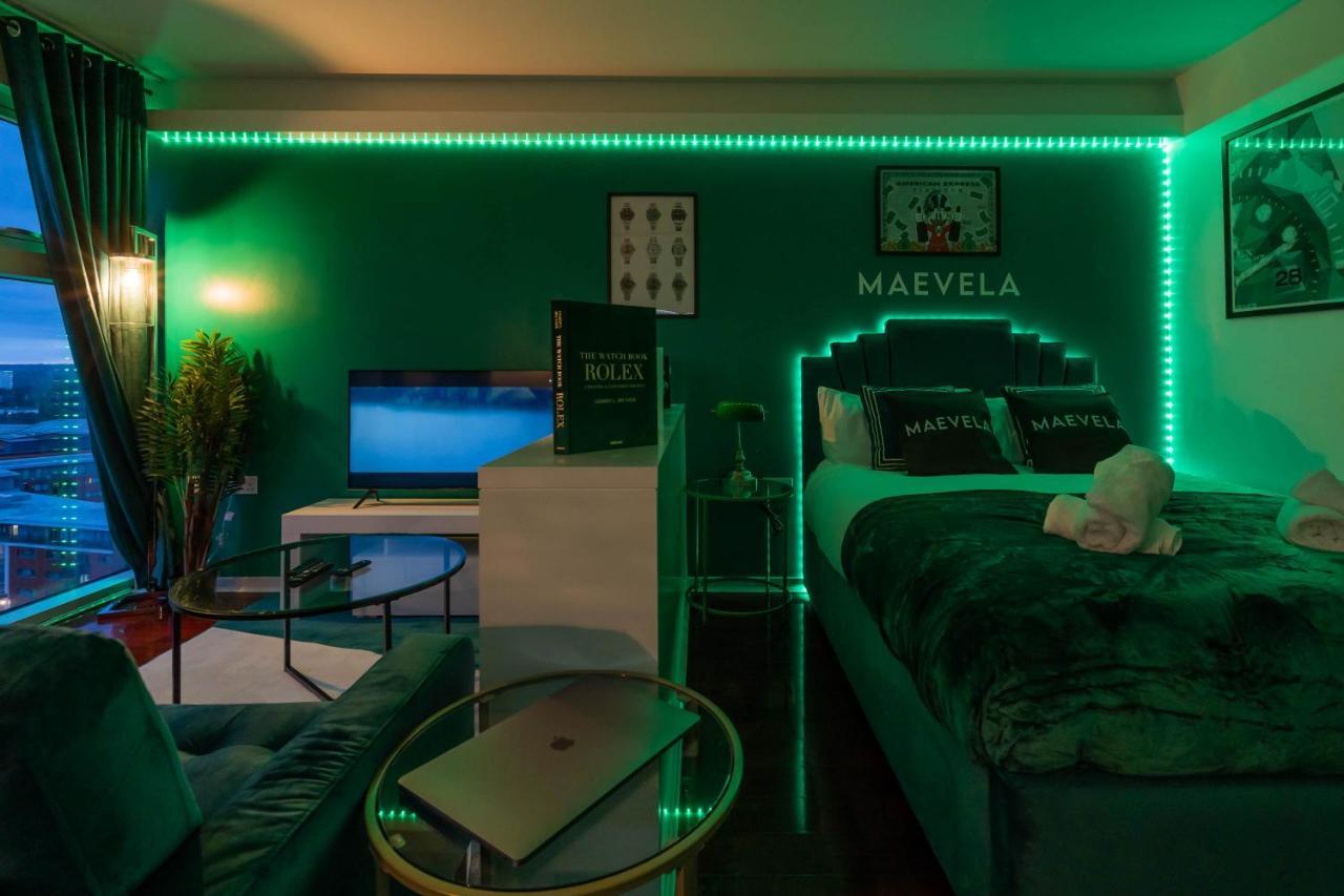 Maevela Apartments - Top Floor Rolex Themed Studio Apt Inside The Cube, Mailbox - Free Netflix & Wifi Бирмингем Экстерьер фото